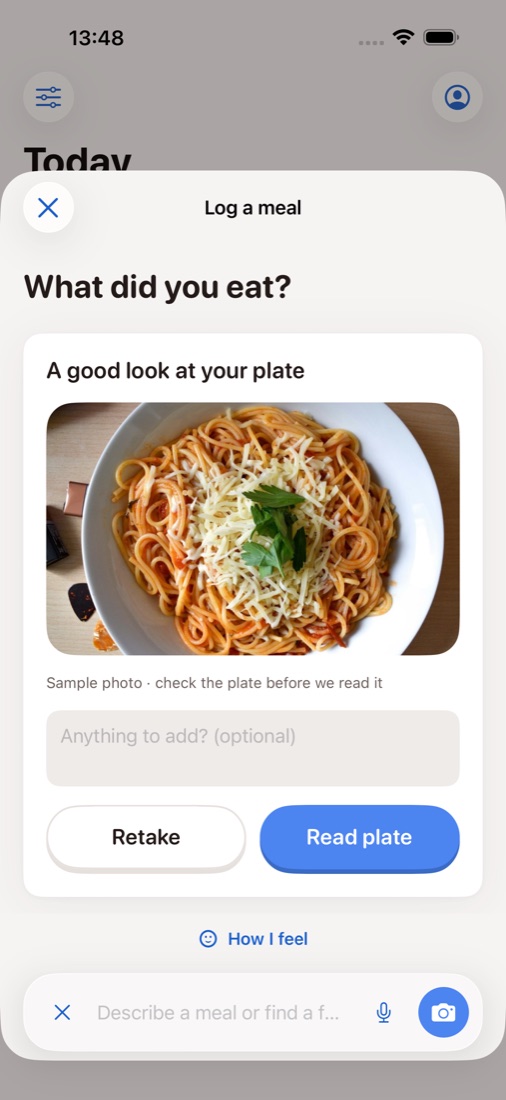 Fodmi reading a photo of spaghetti with tomato sauce